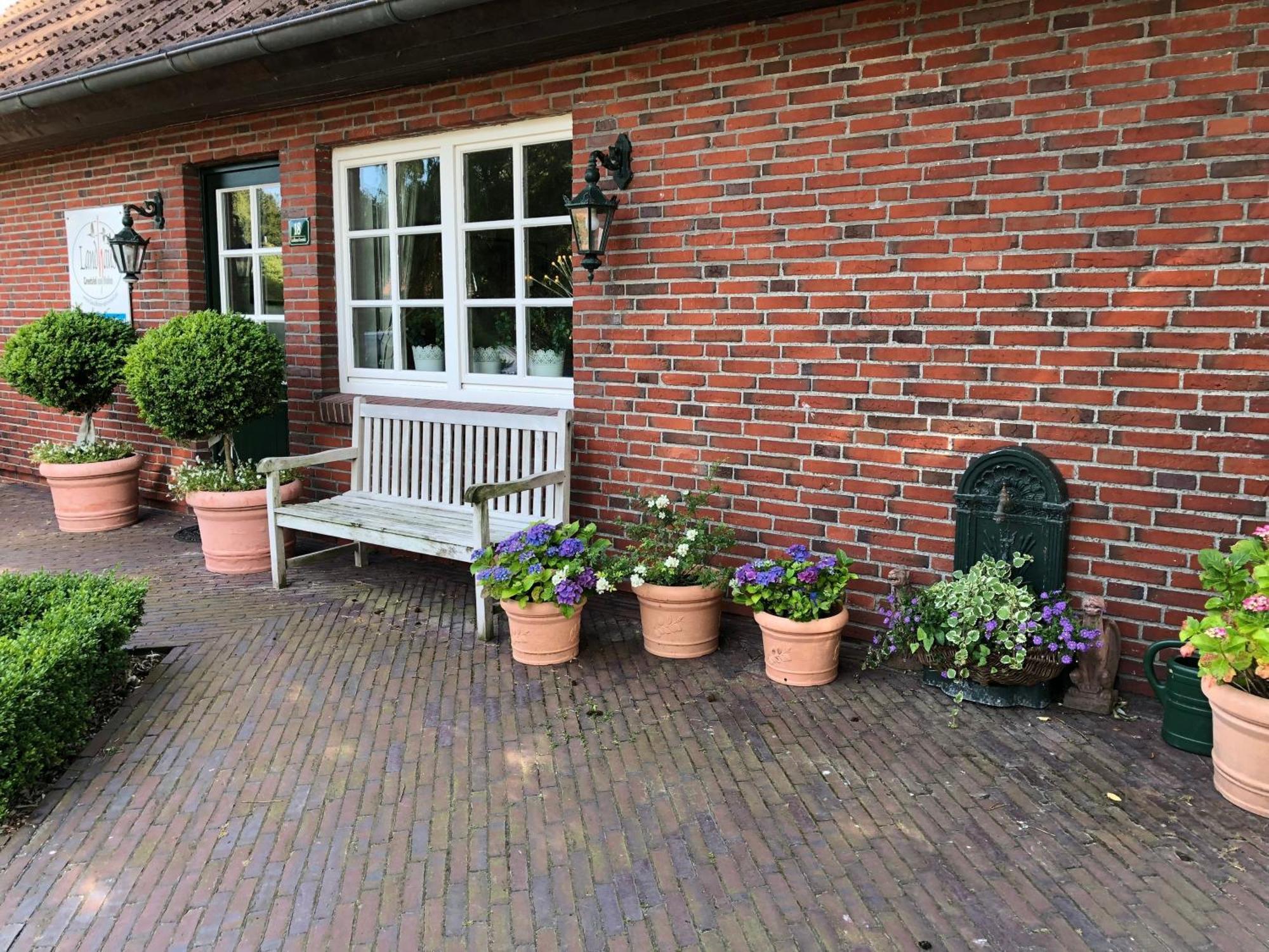 Landhaus Greetsiel Am Hafen "Meeresbrise" Krummhörn Exterior foto